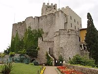 castello-duino-01-travelmapitaly.com