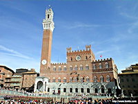 siena-torre-del-mangia-travelmapitaly.com