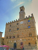 volterra-palazzo-dei-priori-travelmapitaly.com